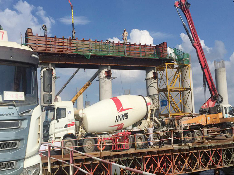 中建三局集团有限公司武汉北四环线2标施工现场